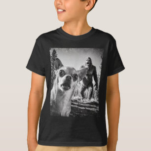 Lustiger Chihuahua-Selfie mit Bigfoot Sasquatch Kr T-Shirt
