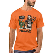 Lustiger Creepmas-Skelett wählt einen spooky Baum