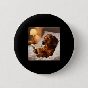 Lustiger Dachshund, der Eiskaffee trinkt, Liebhabe Button