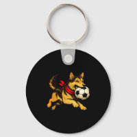 Lustiger deutscher Schäferhund spielt Fußball-Spie