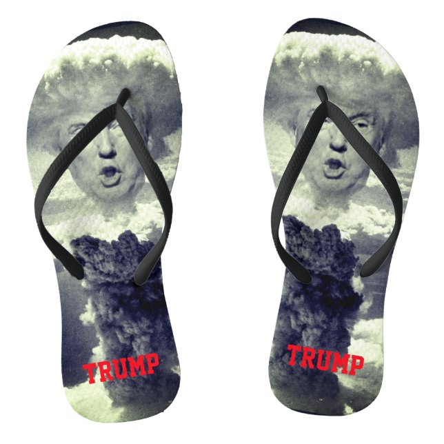 Lustiger Donald Trump als nukleare Explosion Flip Flops (Fußbett)