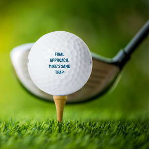 Lustiger einfacher Golfer Endanflug: Name Sandfall Golfball