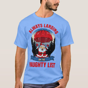 Lustiger Fallschirmspringen Weihnachtsmann landet T-Shirt