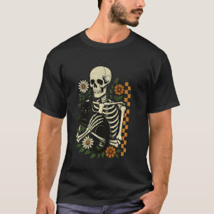 Lustiger floraler Skelett-Umarmungskatze Halloween T-Shirt
