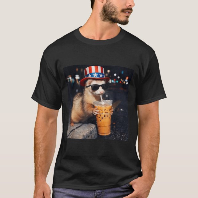 Lustiger Frettchen-Eiskaffee-Meme Retro Urban Gen  T-Shirt (Vorderseite)