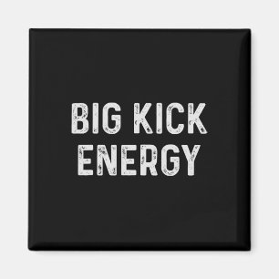 Lustiger Fußballspieler mit viel Kick-Energie Magnet