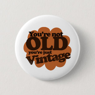 Lustiger Geburtstag über dem Berg Button