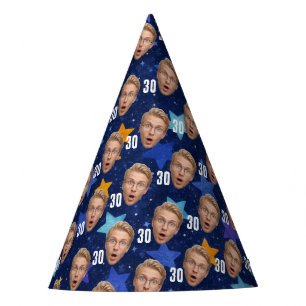 Lustiger Gesichtsausdruck Individuelle Foto Blaue Partyhütchen