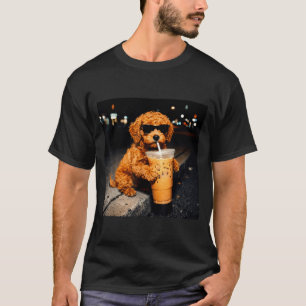 Lustiger Goldendoodle trinkt eisgekühlten Kaffee T T-Shirt