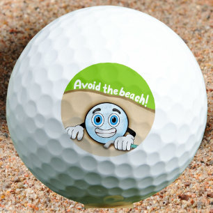 Lustiger Golfball im Bunker: Meide den Strand