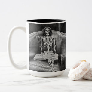 Lustiger Gothic Vintage Schwarz-Weiß-Skelett Zweifarbige Tasse
