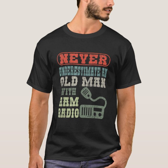 Lustiger Grafischer Operator mit altem Mann und Am T-Shirt (Vorderseite)