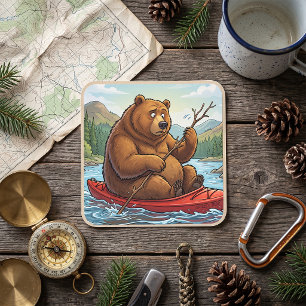 Lustiger Grizzlybär in einem Kajak-Cartoon Quadratischer Aufkleber