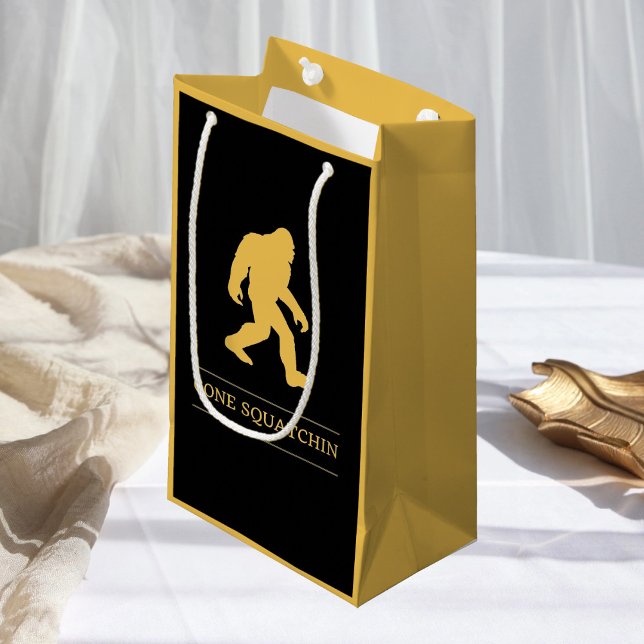 Lustiger großer Fuß gegangenes Squatchin Sasquatch Kleine Geschenktüte (Von Creator hochgeladen)