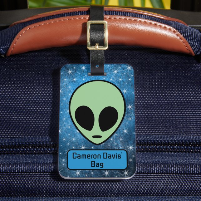Lustiger grüner Alien personalisiert Gepäckanhänger (Vorderseite Insitu 2)