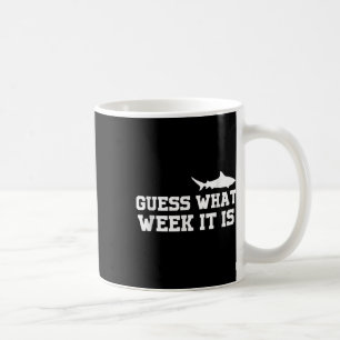 Lustiger Hai 2024 Woche Errate, welche Woche es is Kaffeetasse