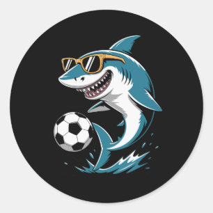 Lustiger Hai spielt Fußball Kunstwerk Tier Sport G Runder Aufkleber