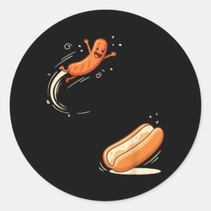 Lustiger Hot-Dog, der in Brötchen-Wurst-BBQ-Humor Runder Aufkleber