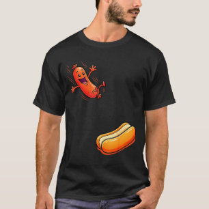 Lustiger Hot Dog springt in Brötchen Wurst BBQ hoc T-Shirt