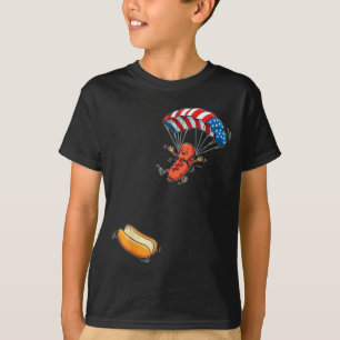 Lustiger Hot Dog springt in Brötchen Wurst BBQ T-Shirt