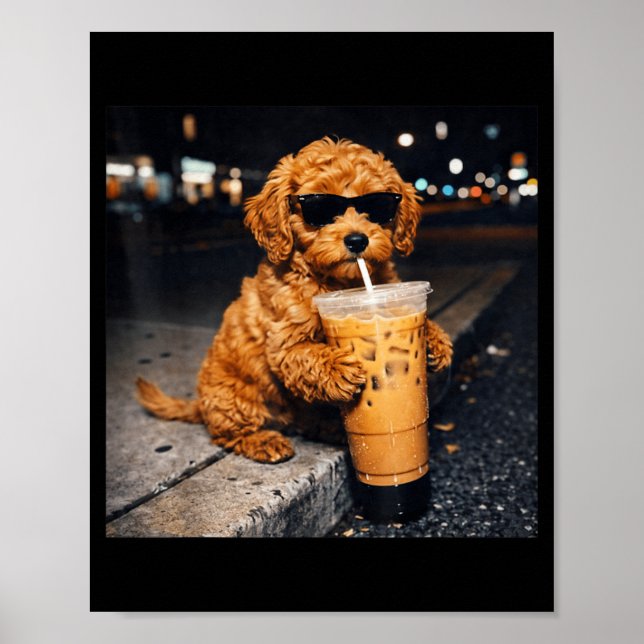 Lustiger Hund Goldendoodle trinkt Eiskaffee Tier Poster (Vorne)