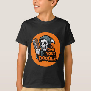Lustiger Hund Halloween Groomer kommt für Doodle-H T-Shirt