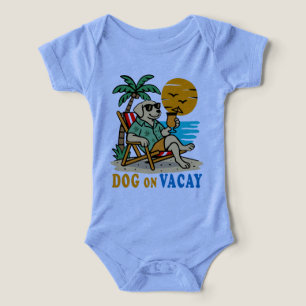 Lustiger Hund im Urlaub T-Shirt Süßer Sommer