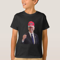 Lustiger Joe Biden trägt Trump 2024 Mütze