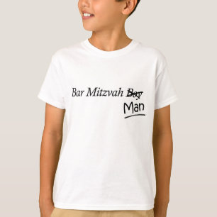 Lustiger Junge-zu-Man Bar-Mitzvah Geschenk-T - T-Shirt