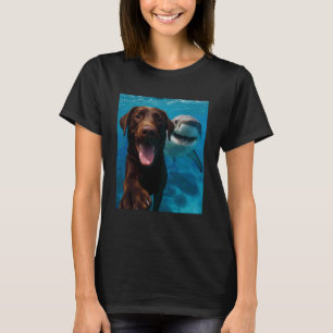 Lustiger Labrador Retriever Hund Selfie mit Hai Oz T-Shirt