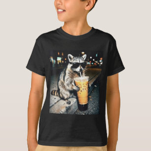 Lustiger Lustiger Waschbär Trinkt Milch Cute T-Shirt