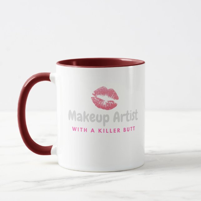 Lustiger Make-upkünstler mit einer Tasse (Links)