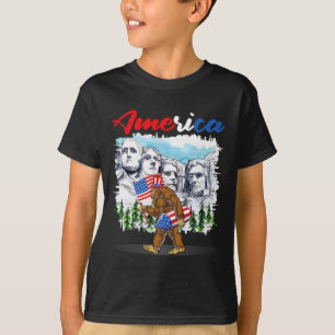 Lustiger Mount Rushmore Bigfoot Amerikanische Flag T-Shirt