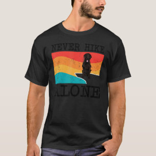 Lustiger Never Hike Alone Flat Coated Retriever Gr T-Shirt