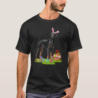 Lustiger Ostereier jagender Hase Dobermann Pinsche T-Shirt