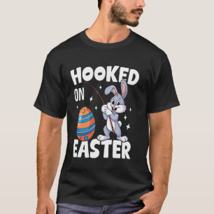 Lustiger Osterhase fischt nach Ostereiern Spaßiger T-Shirt