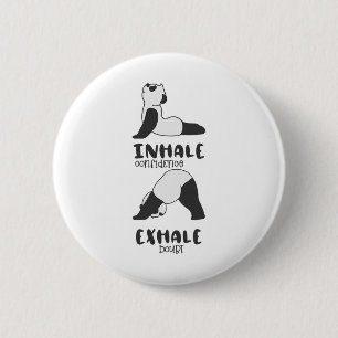 Lustiger Panda Bär Einatmen Ausatmen Panda Yoga Button