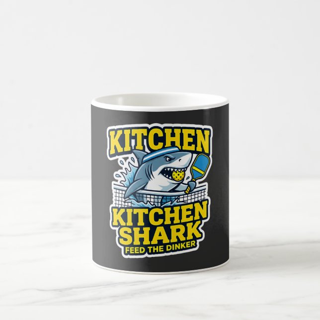 Lustiger Pickleball-Kaffeebecher Kitchen Shark Kaffeetasse (Mittel)
