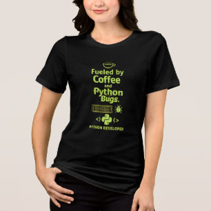 Lustiger Python-Entwickler – Angetrieben von Kaffe Tri-Blend Shirt