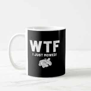 Lustiger Rasenmäher beim Mähen WTF Vintage Arbeit Kaffeetasse