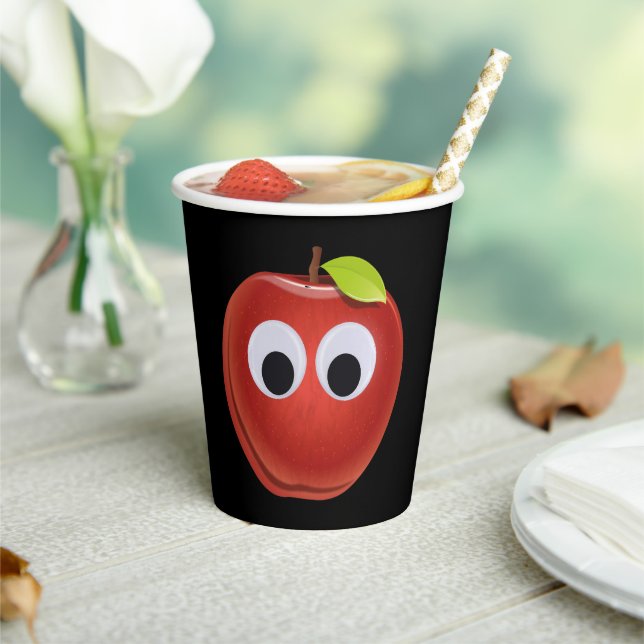 Lustiger roter Apfel mit Google-Augen Pappbecher (In Situ)