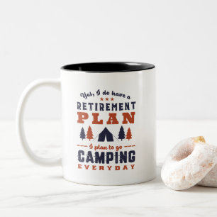 Lustiger Ruhestand Rentenplan Camping und Wandern Zweifarbige Tasse