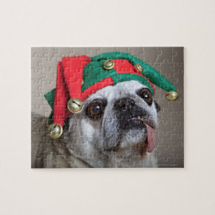 Lustiger schauender Mops mit der Zunge, die heraus Puzzle