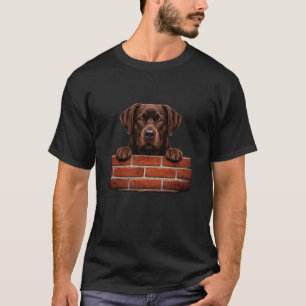 Lustiger Schokoladen-Labrador-Hund Backsteinwand S T-Shirt