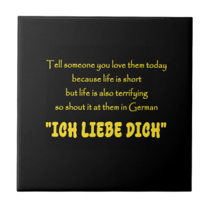 Lustiger Schrei deine Liebe auf Deutsch heraus Fliese