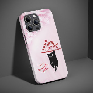 Lustiger schwarzer Kater hängt am Valentinstag her iPhone 15 Pro Hülle