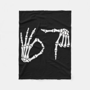 Lustiger Sechs Sieben 6 7 Meme 67 Skelett Hand Hal Fleecedecke