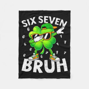 Lustiger sechs sieben bruh St. Patricks Day Dabbin Fleecedecke