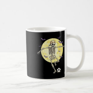 Lustiger Skelett spielt Fußball Lustiges Halloween Kaffeetasse