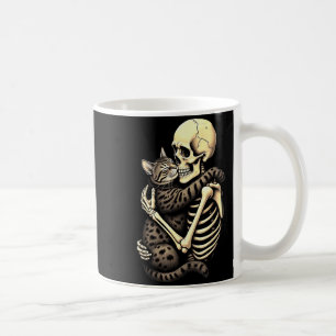 Lustiger Skelett umarmt Katze Halloween Katzenlieb Kaffeetasse